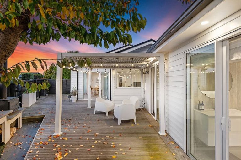 Photo of property in 68 Blighs Road, Strowan, Christchurch, 8052