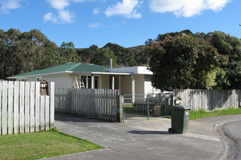 Photo of property in 31 Faulke Avenue, Wainuiomata, Lower Hutt, 5014