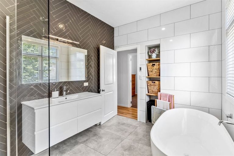 Photo of property in 81 Oxford Street, Lansdowne, Masterton, 5810