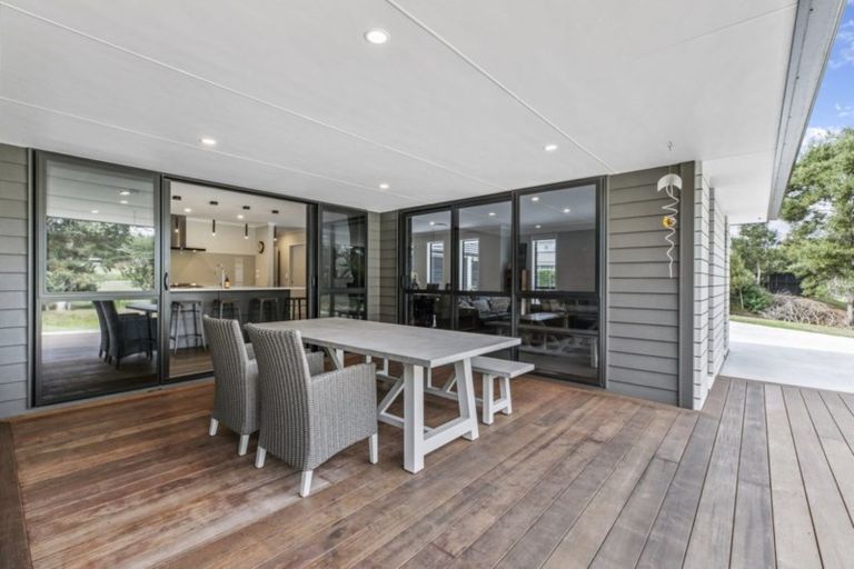 Photo of property in 11 Meadowbrook Place, Buckland, Pukekohe, 2677