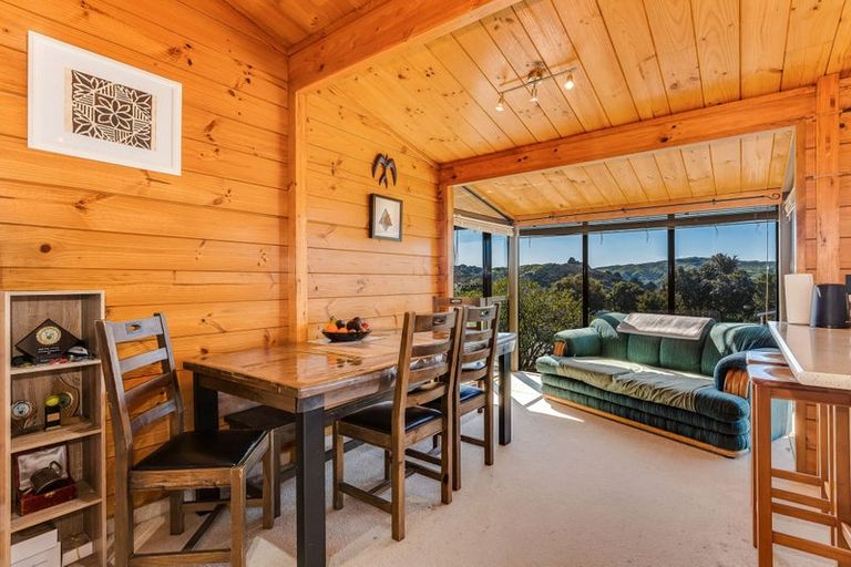 Photo of property in 25 James Cook Drive, Whitby, Porirua, 5024