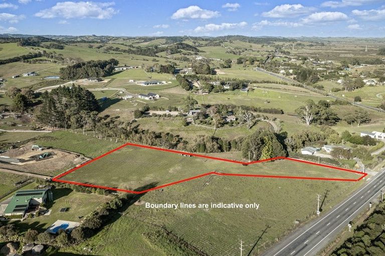 Photo of property in 750 Kaipara Coast Highway, Kaukapakapa, 0871