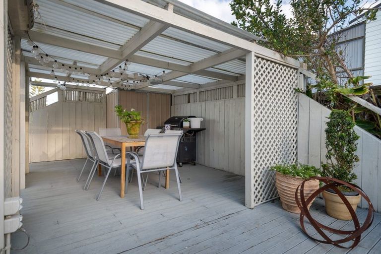 Photo of property in 1/163 Oaktree Avenue, Browns Bay, Auckland, 0630