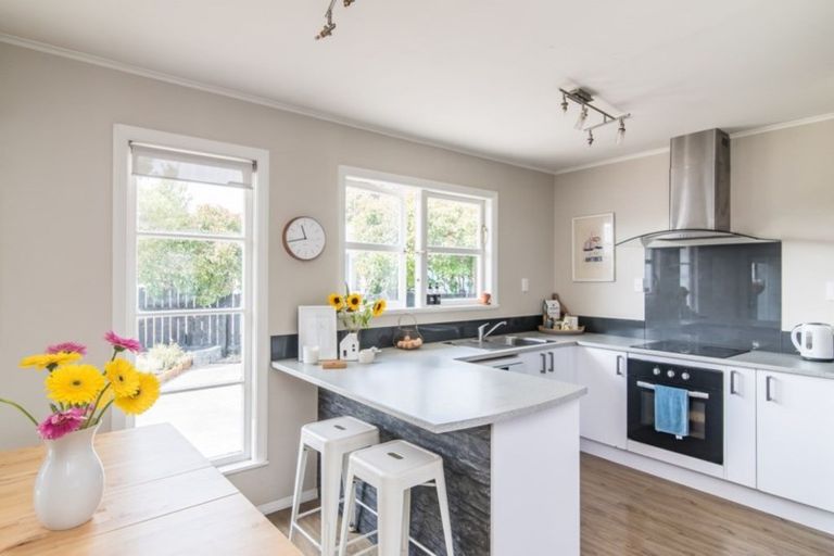 Photo of property in 31 Winton Street, Paraparaumu Beach, Paraparaumu, 5032