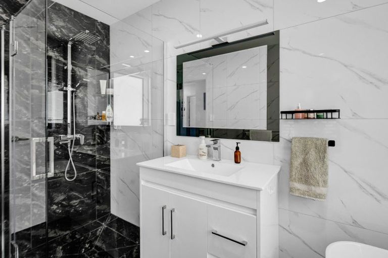 Photo of property in 3 Frederick Place, Whalers Gate, New Plymouth, 4310