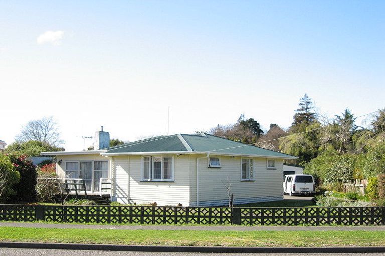 Photo of property in 27 Grey Street, Marton, 4710