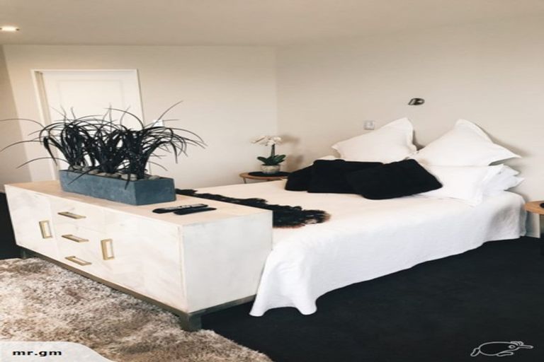 Photo of property in 2 Gazelle Lane, Redcliffs, Christchurch, 8081