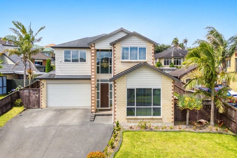 Photo of property in 51 Mt Lebanon Crescent, The Gardens, Auckland, 2105