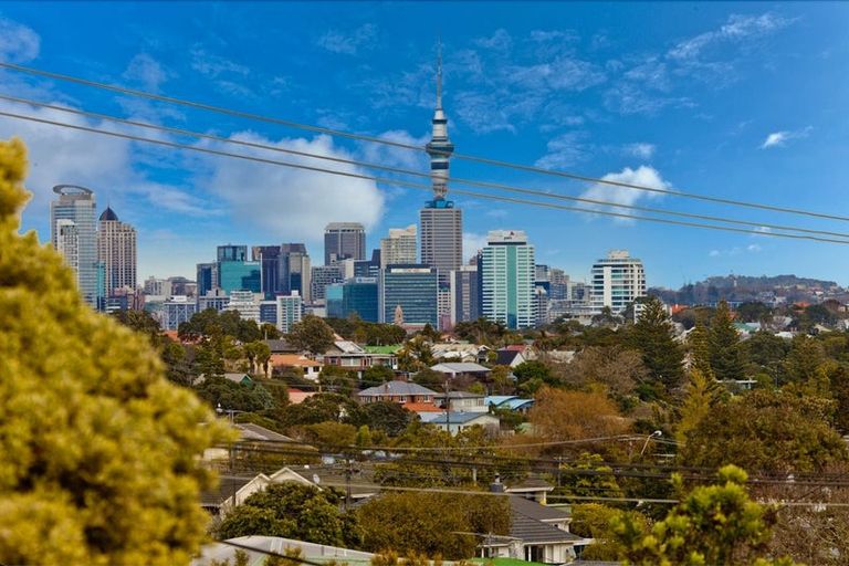 Photo of property in 26 Alamein Avenue, Belmont, Auckland, 0622