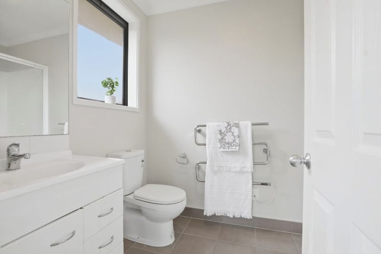 Photo of property in 8 Blossom Grove, Papamoa Beach, Papamoa, 3118