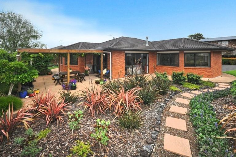 Photo of property in 6 O'sullivan Place, Waiuku, 2123