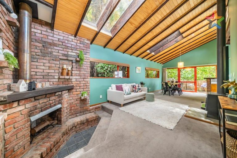 Photo of property in 6 Sarah Way, Crofton Downs, Wellington, 6035