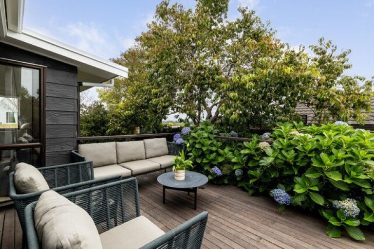 Photo of property in 12 Chestnut Court, Havelock North, 4130