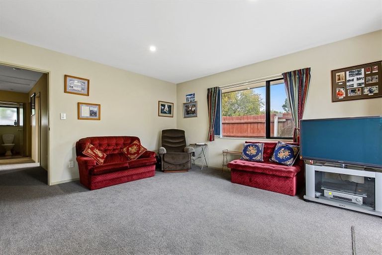 Photo of property in 117a Sawyers Arms Road, Northcote, Christchurch, 8052
