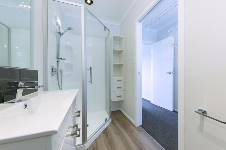 Photo of property in 29 Maude Street, Riverhead, 0820