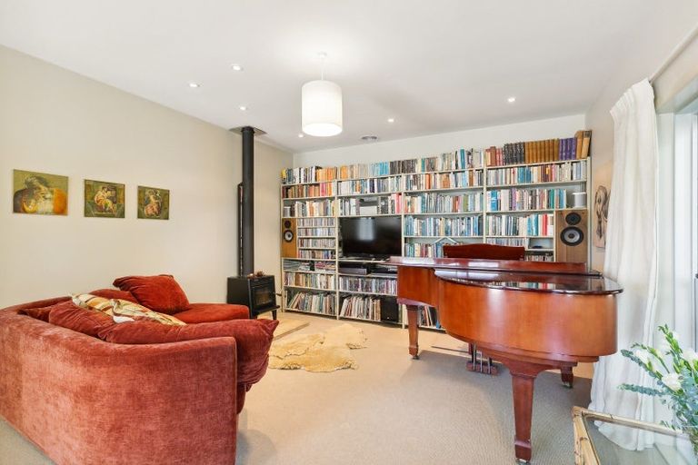 Photo of property in 122 Maida Vale Road, Roseneath, Wellington, 6011