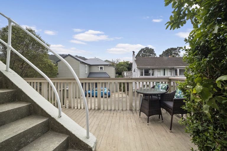 Photo of property in 15 Aplin Terrace, Ngaio, Wellington, 6035