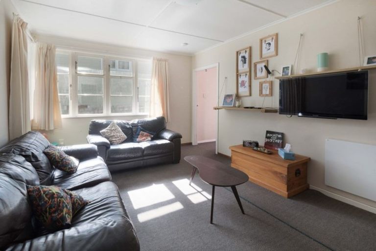 Photo of property in 50 Dimock Street, Titahi Bay, Porirua, 5022