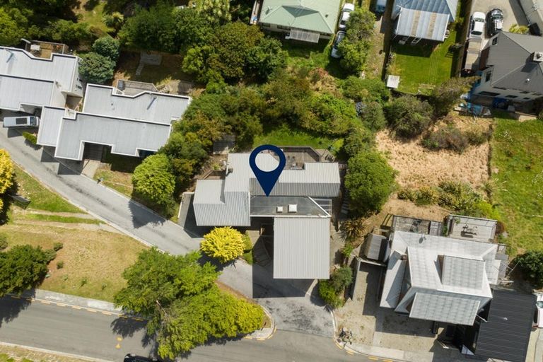 Photo of property in 8 Mackinnon Terrace, Sunshine Bay, Queenstown, 9300