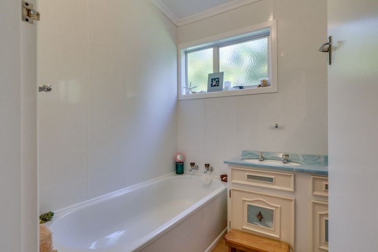 Photo of property in 49 Halls Road, Pahiatua, 4910