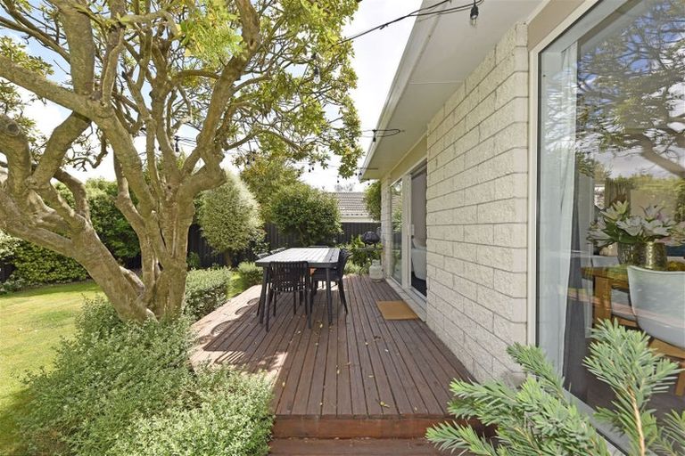 Photo of property in 7a Juniper Place, Burnside, Christchurch, 8053