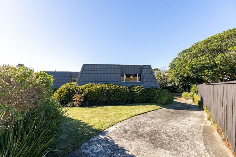 Photo of property in 8 Saint Ives Grove, Whalers Gate, New Plymouth, 4310