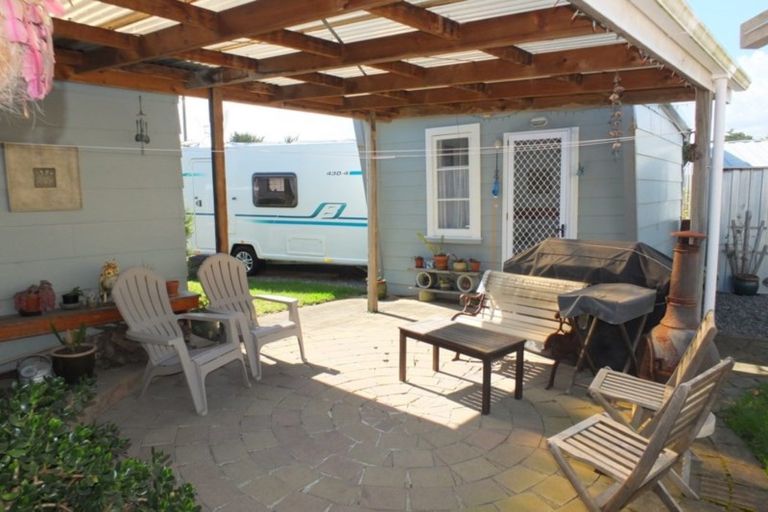 Photo of property in 8 Mack Street, Foxton Beach, Foxton, 4815