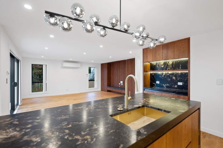 Photo of property in 5f Glendhu Road, Bayview, Auckland, 0629