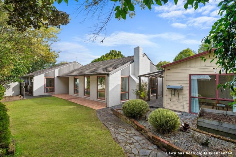 Photo of property in 37 Burnside Crescent, Burnside, Christchurch, 8053