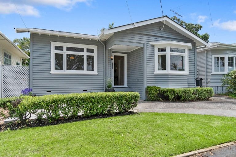 Photo of property in 15 Duders Avenue, Devonport, Auckland, 0624