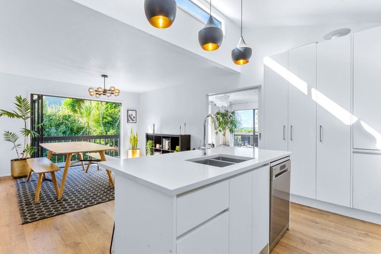 Photo of property in 2/93 Churchill Road, Murrays Bay, Auckland, 0630