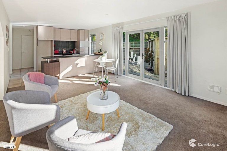 Photo of property in 10 Erlestoke Crescent, Churton Park, Wellington, 6037