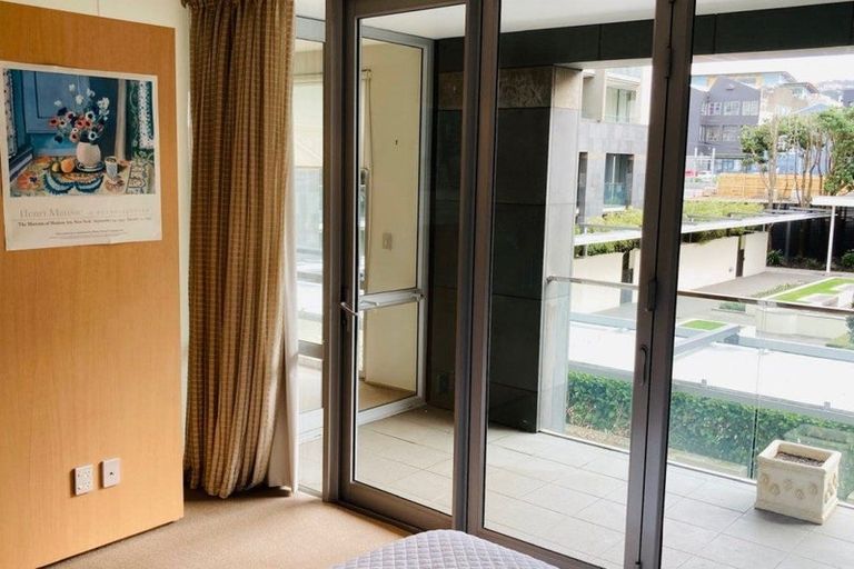 Photo of property in Sanctum Apartments, 11/10a Ebor Street, Te Aro, Wellington, 6011