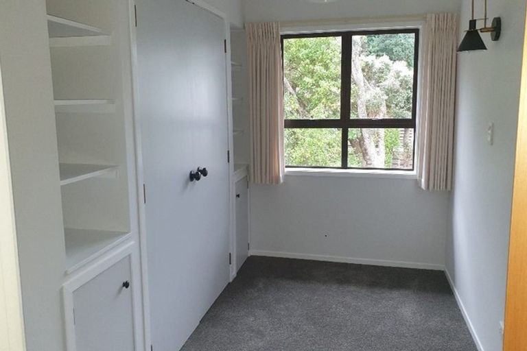 Photo of property in 2/30 Manly Esplanade, Browns Bay, Auckland, 0630
