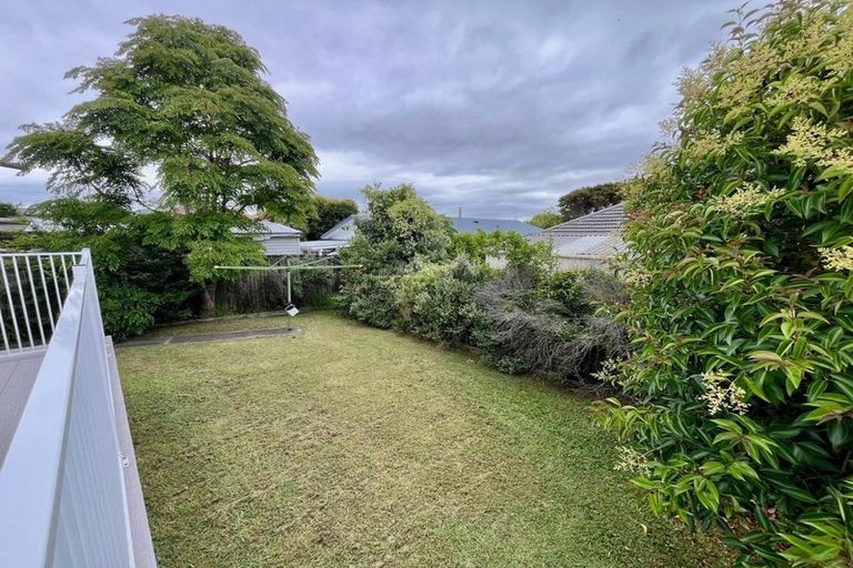 Photo of property in 12a Grainger Road, Te Atatu South, Auckland, 0610