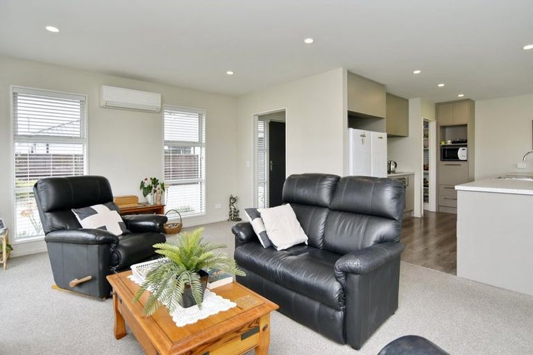 Photo of property in 32 Koura Drive, Rangiora, 7400