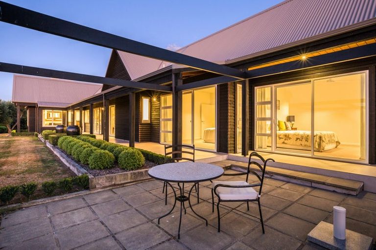 Photo of property in 67 Tarahunga Road, Levin, 5571