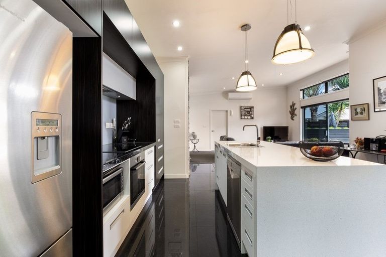 Photo of property in 111a Carlyle Street, Leamington, Cambridge, 3432