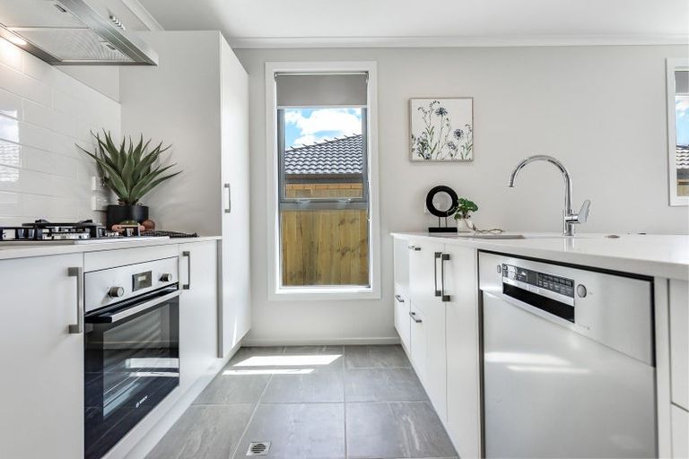 Photo of property in 50 Waruhia Crescent, Rototuna North, 3281