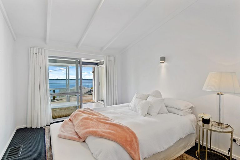 Photo of property in 28 Mount Pleasant Road, Mount Pleasant, Christchurch, 8081