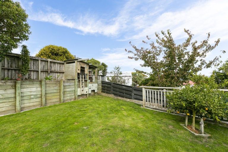 Photo of property in 71 Amapur Drive, Ngaio, Wellington, 6035