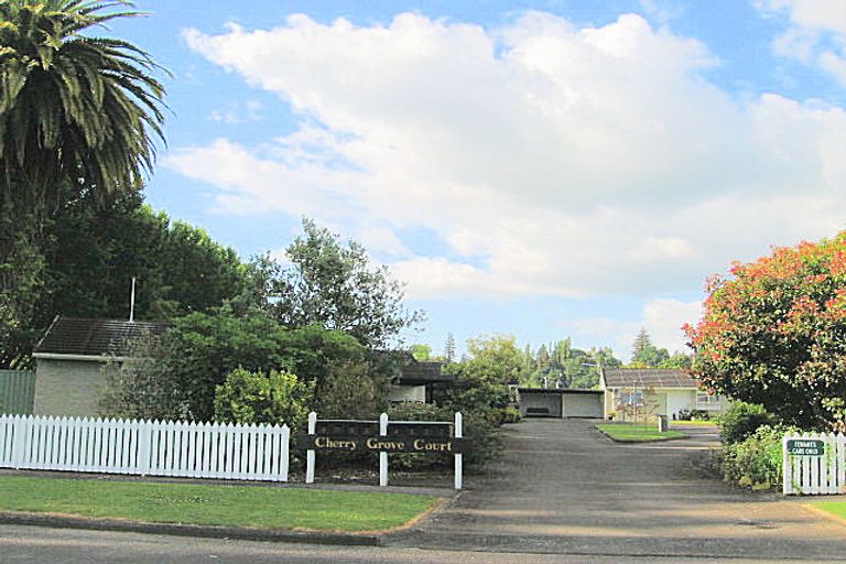 Photo of property in Cherry Grove Court, 8/4 Taumarunui Street, Taumarunui, 3920