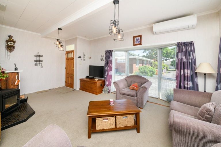 Photo of property in 7 Haast Place, Awapuni, Palmerston North, 4412