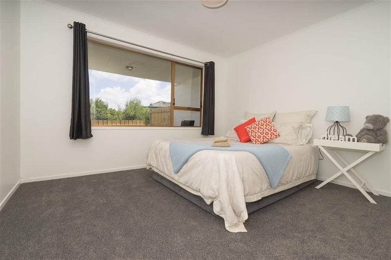 Photo of property in 3/70 Taikata Road, Te Atatu Peninsula, Auckland, 0610