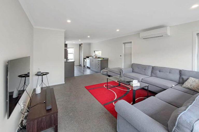 Photo of property in 12 Ronalds Way, Taita, Lower Hutt, 5011