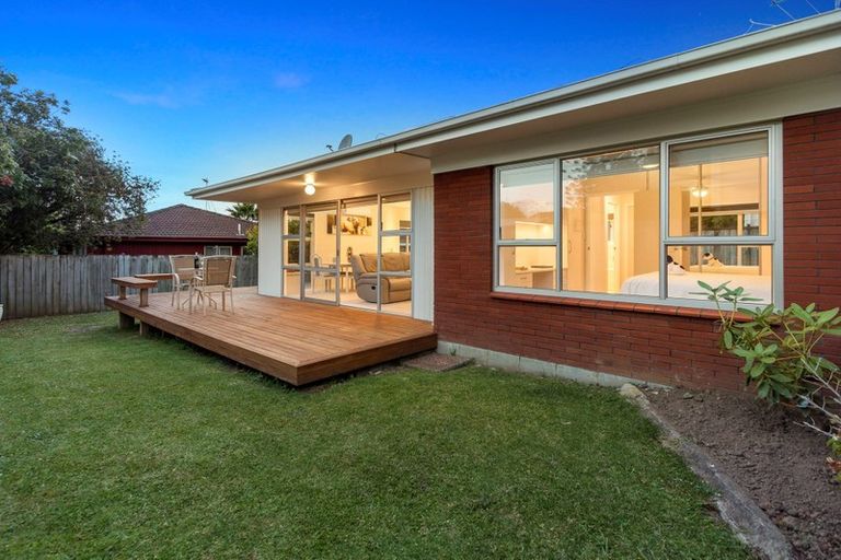 Photo of property in 2/162 Pigeon Mountain Road, Half Moon Bay, Auckland, 2012