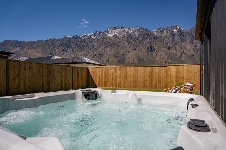 Photo of property in 95 Drysdale Road, Jacks Point, 9371