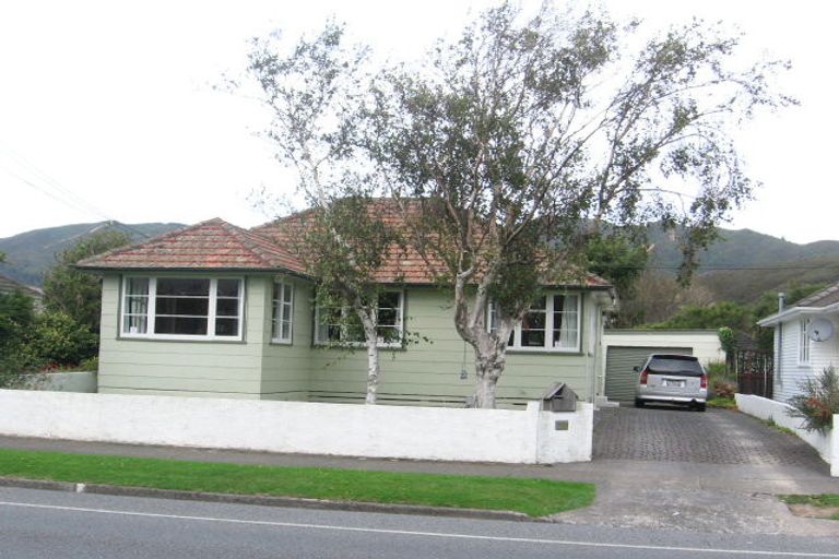 Photo of property in 220 Cambridge Terrace, Naenae, Lower Hutt, 5011