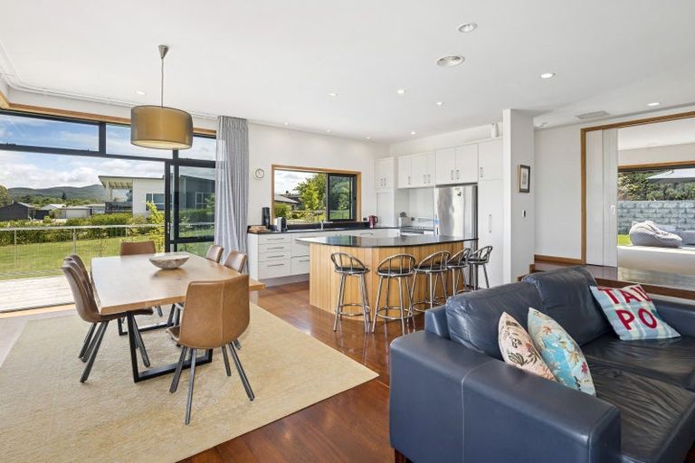 Photo of property in 6 Kestrel Lane, Kinloch, Taupo, 3377