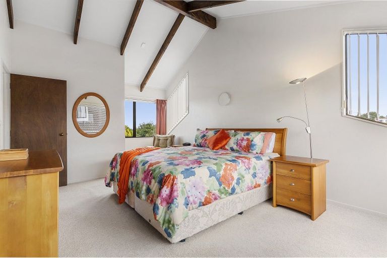 Photo of property in 77a Mirrabooka Avenue, Botany Downs, Auckland, 2010